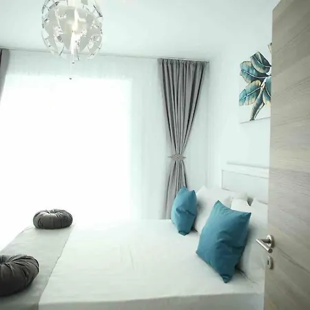 David House Alezzi Gold 아파트 *