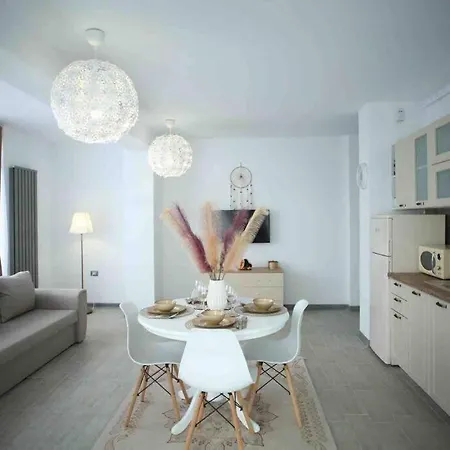David House Alezzi Gold *